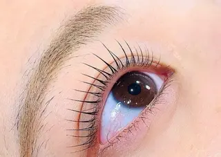 マツエク・マツパ まつ毛と眉毛の専門店 オクターブ福岡店所属・オクターブ天神店 ウラベのマツエク・マツパデザイン