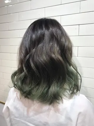 カラー 西田 愛華のヘアスタイル