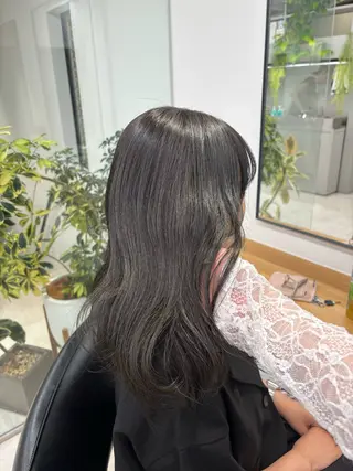 セミロング 盛れる透明感カラー・ momokaのヘアスタイル