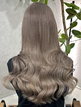 ロング ✨渋谷ハイトーン 功太郎のヘアスタイル