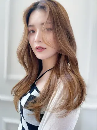 ロング カラー 韓国レイヤーカット/ ダブルカラーのヘアスタイル