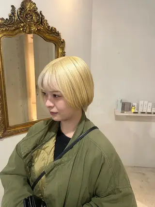 ショート 🩶ハイトーン🖤 URARAのヘアスタイル