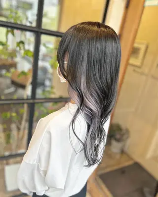 ロング カラー 井上 花音のヘアスタイル