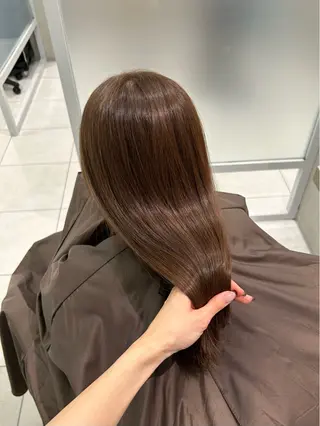 セミロング カラー オリーブ/アッシュ やわらか透明感カラーのヘアスタイル