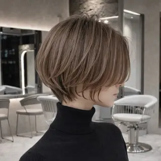 ショート カラー 《髪質改善✖️レイヤ ー🩶》ナオヤのヘアスタイル