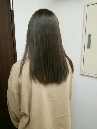カラー masa ディレクターのヘアスタイル