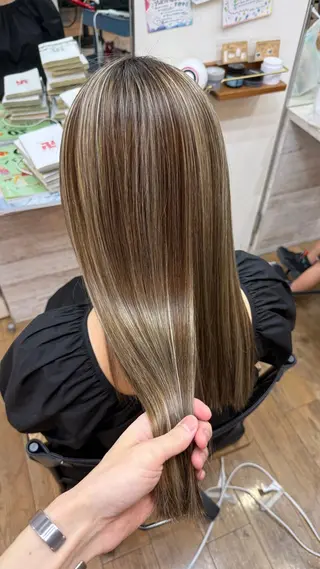 ロング カラー 🌈ハイライト特化 🌈 🐶ノザワ🐶のヘアスタイル