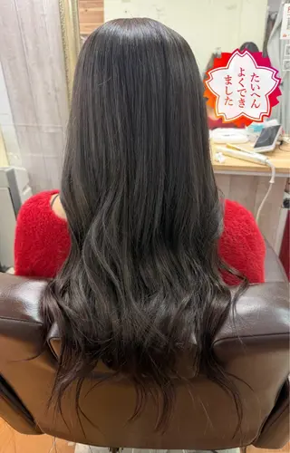 ロング 川本 葵のヘアスタイル