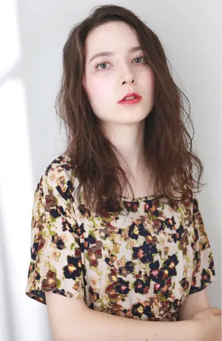 セミロング カラー 🪐脱白髪染め 🪐松尾菜々美のヘアスタイル