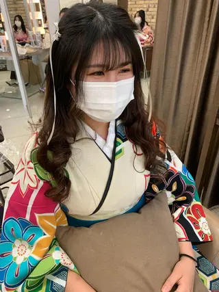 ロング カラー ヘアアレンジ 羽エクステ🩷 🤍まき🤍のマツエク・マツパデザイン