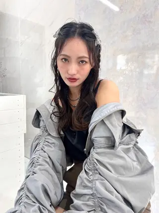 ロング カラー ハイトーン/ゆるふわ 🧚𖥔ׁTOMO♡のヘアスタイル