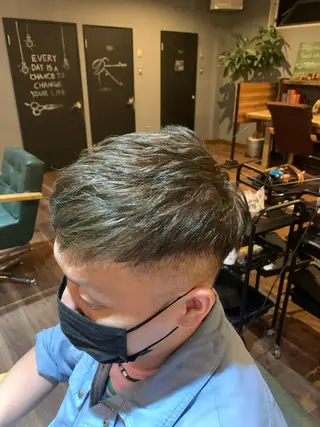 ショート カラー メンズ 河村 健太のヘアスタイル