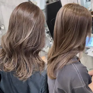 セミロング カラー ダブルカラー／レイヤ ーカット𝓜𝓐𝓞のヘアスタイル