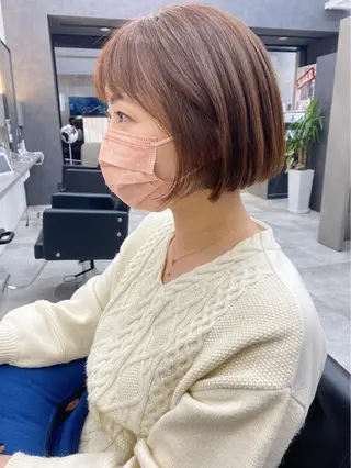 ショート カラー ヘアアレンジ 韓国🇰🇷レイヤー カットオリーブカラーのヘアスタイル