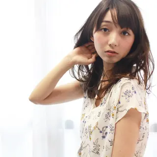 ミディアム カラー パーマ tuuli トゥーリのヘアスタイル
