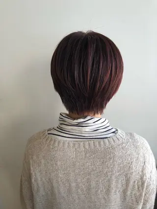 ショート カラー MIOベージュカラー 柔らかいカラーのヘアスタイル