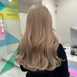ロング カラー ダメージレスハイ トーン💖kanonのヘアスタイル