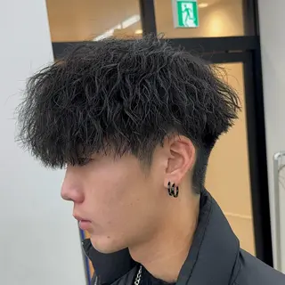 メンズ メンズパーマ特化サロンLond LOGAN所属・SEIYA メンズパーマ職人のヘアスタイル