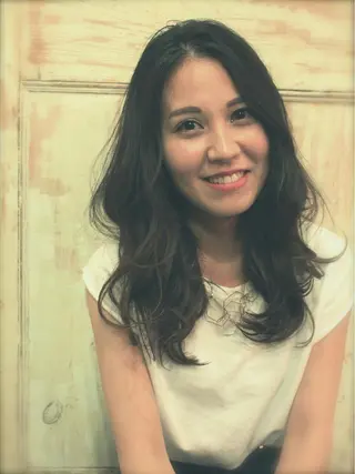 セミロング カラー パーマ 前濱 ノゾミのヘアスタイル