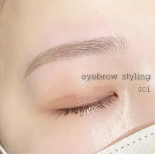 アイブロウ WHITE EYE honoka🌙の眉毛・アイブロウイメージ