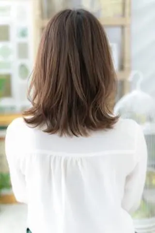 セミロング 艶髪ストレート❇️ レイヤー❇️出町光流のヘアスタイル