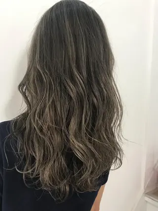 セミロング カラー 西村あきや トレンド韓国ヘアのヘアスタイル