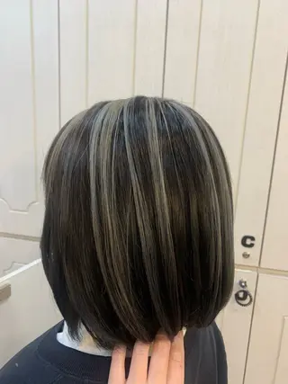ミディアム カラー T つぐみのヘアスタイル