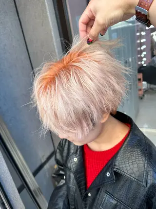 ショート カラー 2次元カラー/ ブリーチMANATOのヘアスタイル