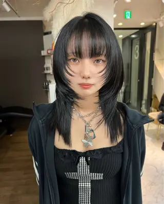 セミロング ブリーチ/ウルフ ハッシュカット/石山のヘアスタイル