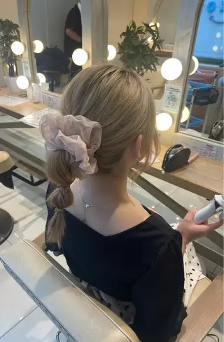 セミロング ヘアアレンジ ブリーチなしカラー/ 暖色カラー/艶カラーのヘアスタイル