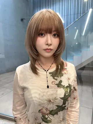 カラー RiA/レイヤーカッ ト/ハッシュカットのヘアスタイル