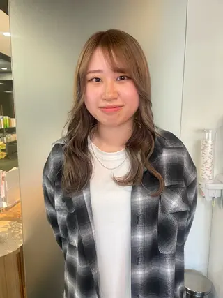セミロング カラー ハイトーン/レイヤー 似合わせ・ユキノのヘアスタイル