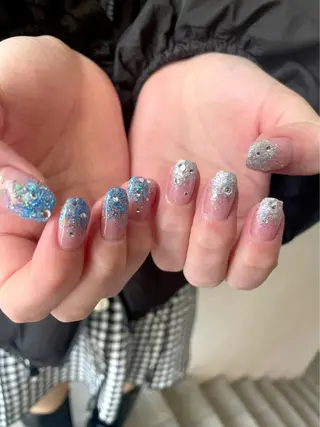 ネイル Shiori・:* 💫のネイルデザイン
