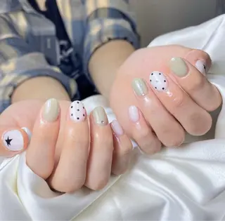 ネイル 𝓐𝓷𝓻𝓲 XiinhNailのネイルデザイン