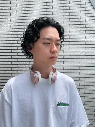 ミディアム パーマ メンズ マエダ リョウのヘアスタイル