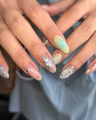 ネイル 🪐富島彩夏 /海外nail🪐のネイルデザイン