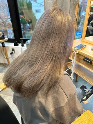 セミロング ブリーチなしベージュ カラー佐藤華厘のヘアスタイル