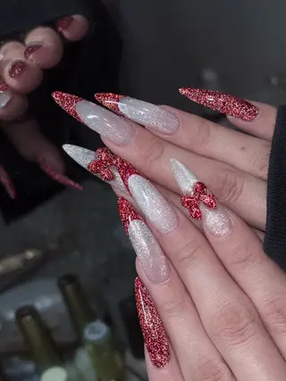 ネイル さゆり￤推しキャラ ￤ロングネイル🩷のネイルデザイン