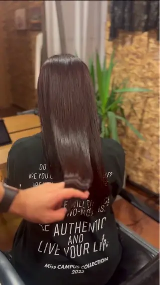 ロング カラー E  難波OCAT店所属・岩崎流成 スタイリストのヘアスタイル