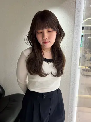 ミディアム rino🤍 恵比寿レイヤーカットのヘアスタイル