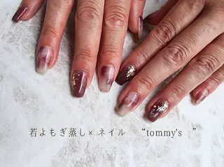 ネイル tommy's nail所属・福岡/若よもぎ蒸し 全身美容が叶うサロンのネイルデザイン