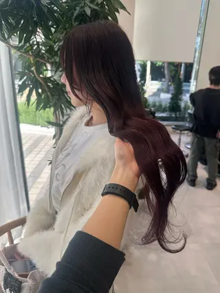 セミロング カラー ミオ💎透ける暗髪 ショートカットのヘアスタイル