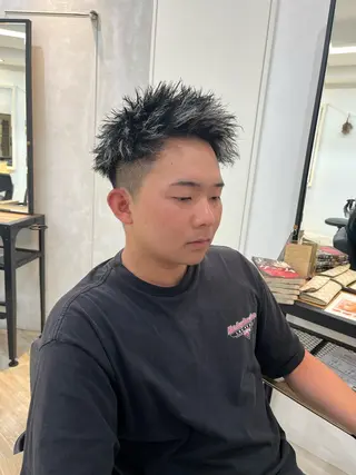 ショート カラー パーマ メンズ 嵯峨 大地／パーマ／ ハード系／特殊系のヘアスタイル