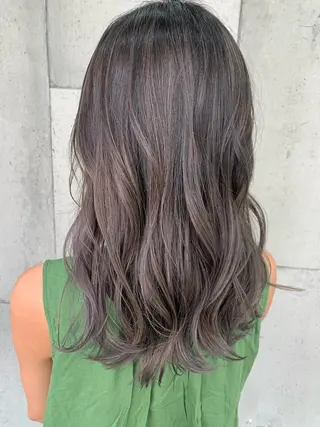 セミロング カラー Mikuri 【Little】のヘアスタイル