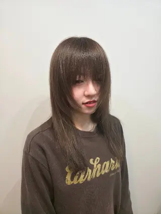 カラー ミディアム OMA　 カタギシのヘアスタイル