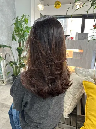 セミロング 大人上品特化 レイヤー🇺🇸山村のヘアスタイル