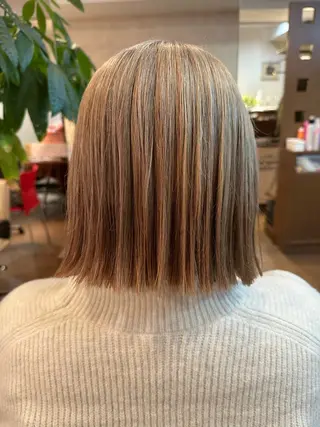 ミディアム カラー coupe ciseauxのヘアスタイル