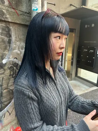 セミロング ✴︎TO-MA✴︎ レッドカラー/透明感のヘアスタイル