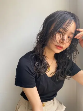 ミディアム カラー パーマ CEINE OURのヘアスタイル