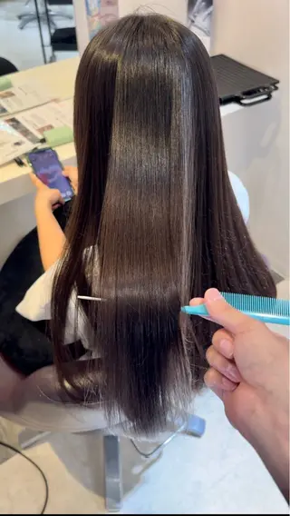 セミロング grandoll本店所属・葛城 咲羽のヘアスタイル